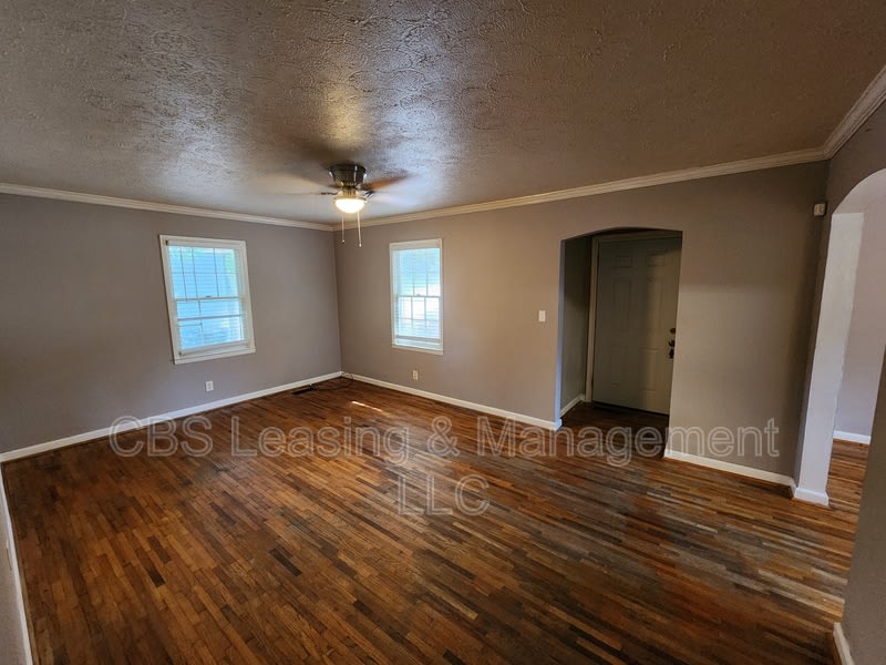 427 Bernard Drive – photo 4