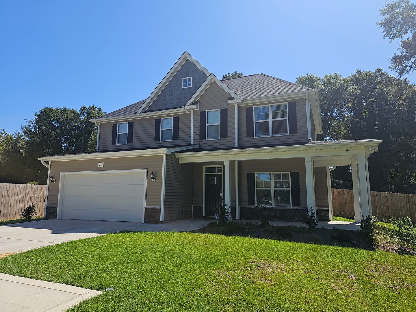 NEW LISTING!!!! – photo 1