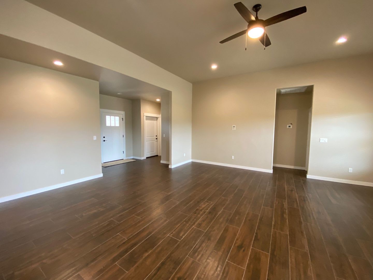 Beautiful Brand New Home In Sutherlin – photo 3