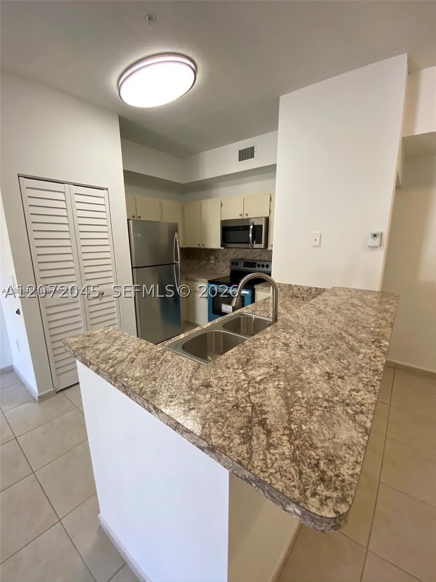 7240 NW 114th Ave – photo 4