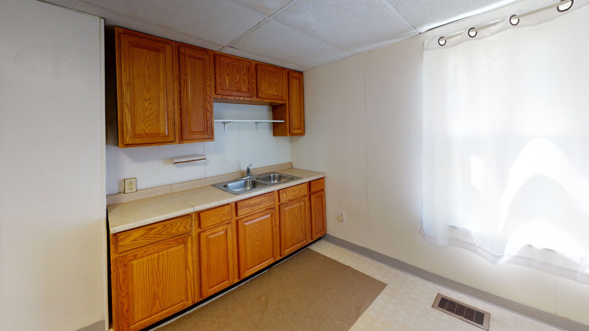 1 Bed 1 Bath House for Rent in Butler – photo 2