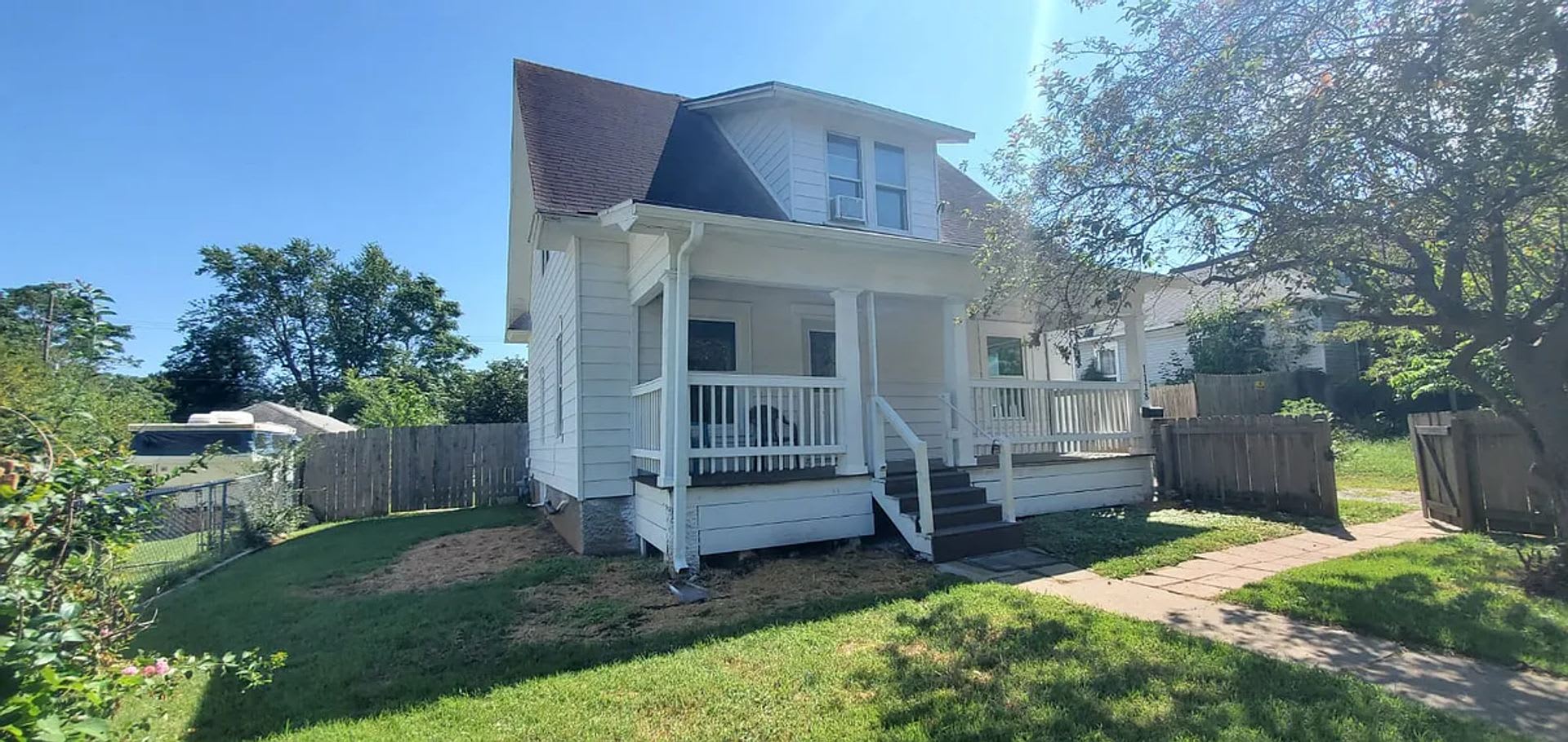 1118 W Webster – photo 1
