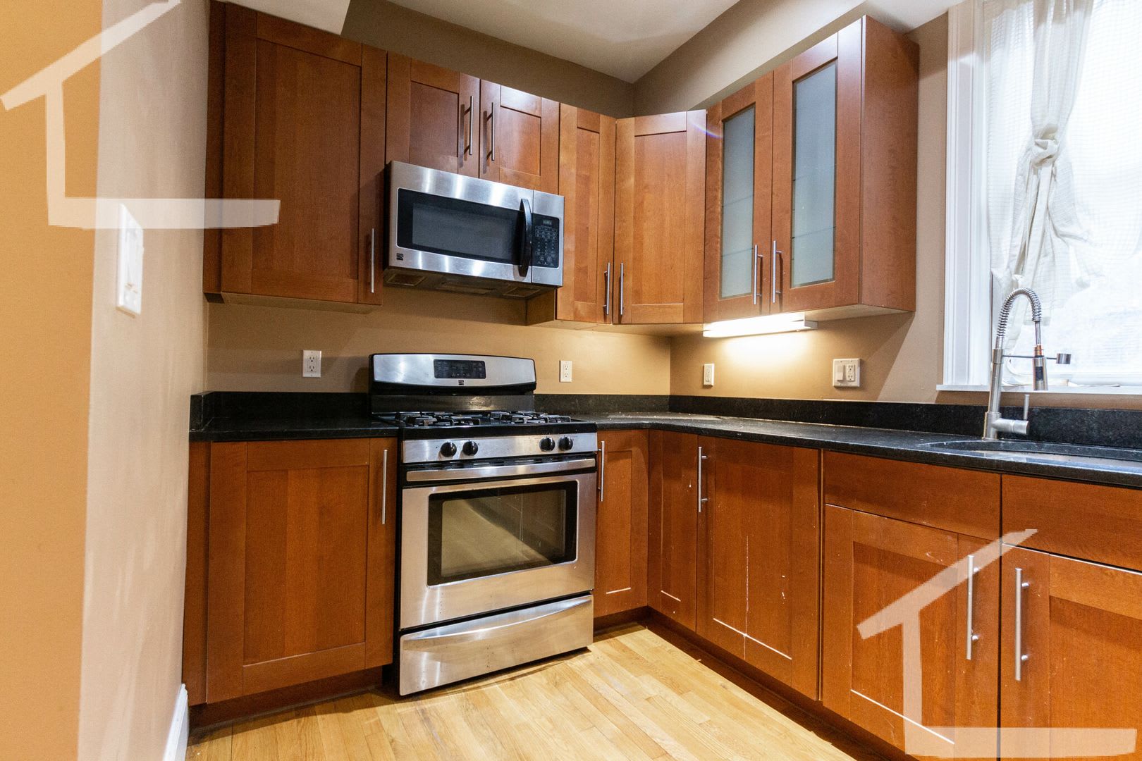 1590 Beacon St 3C Boston Ma 02446 – photo 4