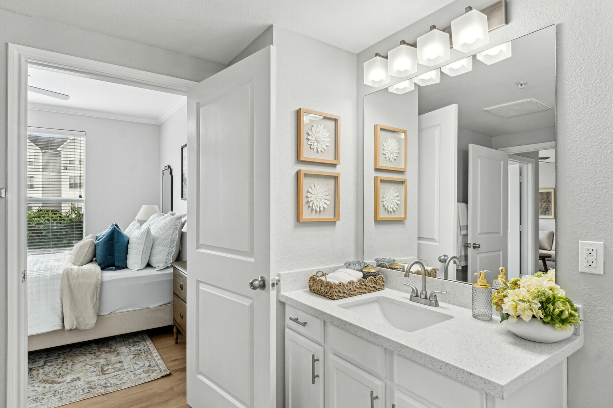 The Henry At Woodland Hills – photo 5