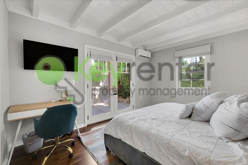 2169 Perkins Way – photo 5