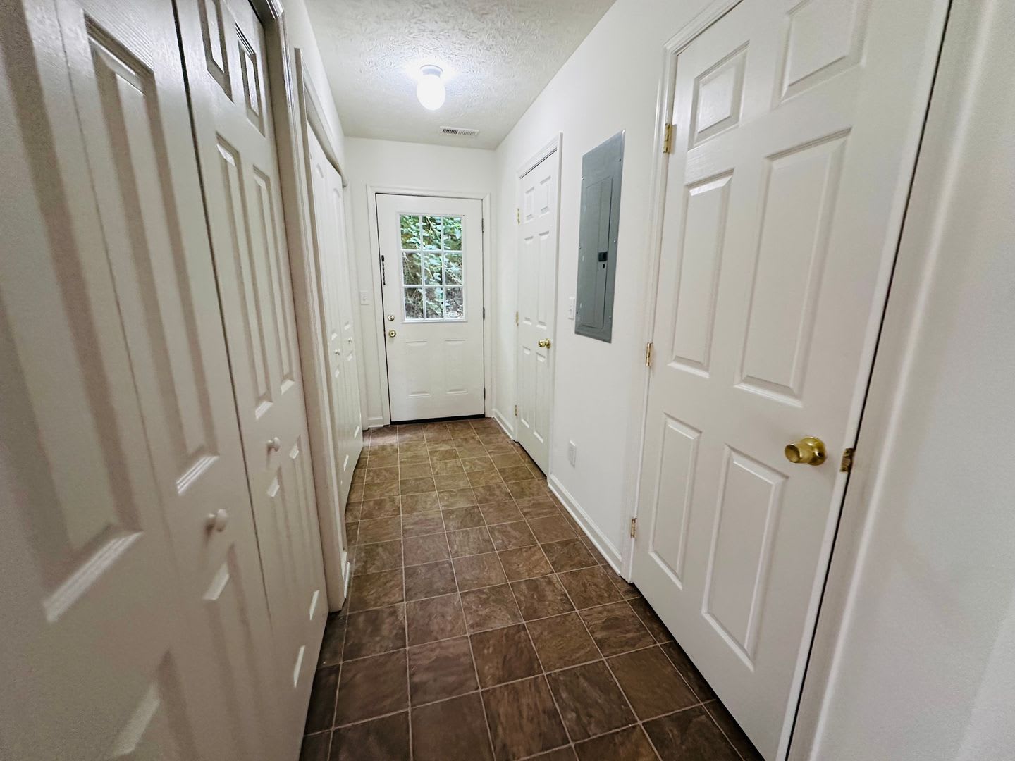 3 Bedroom 2 5 Bath Townhouse – photo 4