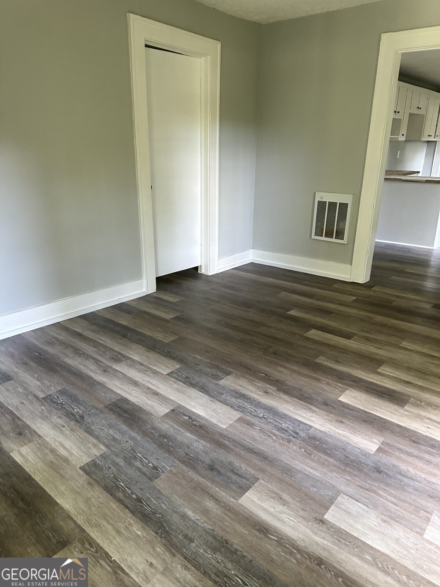 6 Windsor Drive – photo 2