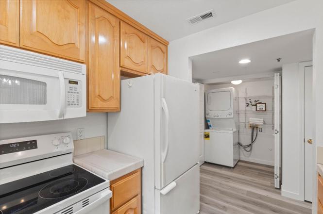 576 W Parr Ave – photo 3