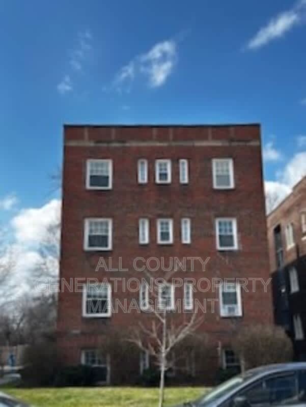 2932 S Moreland Blvd – photo 1