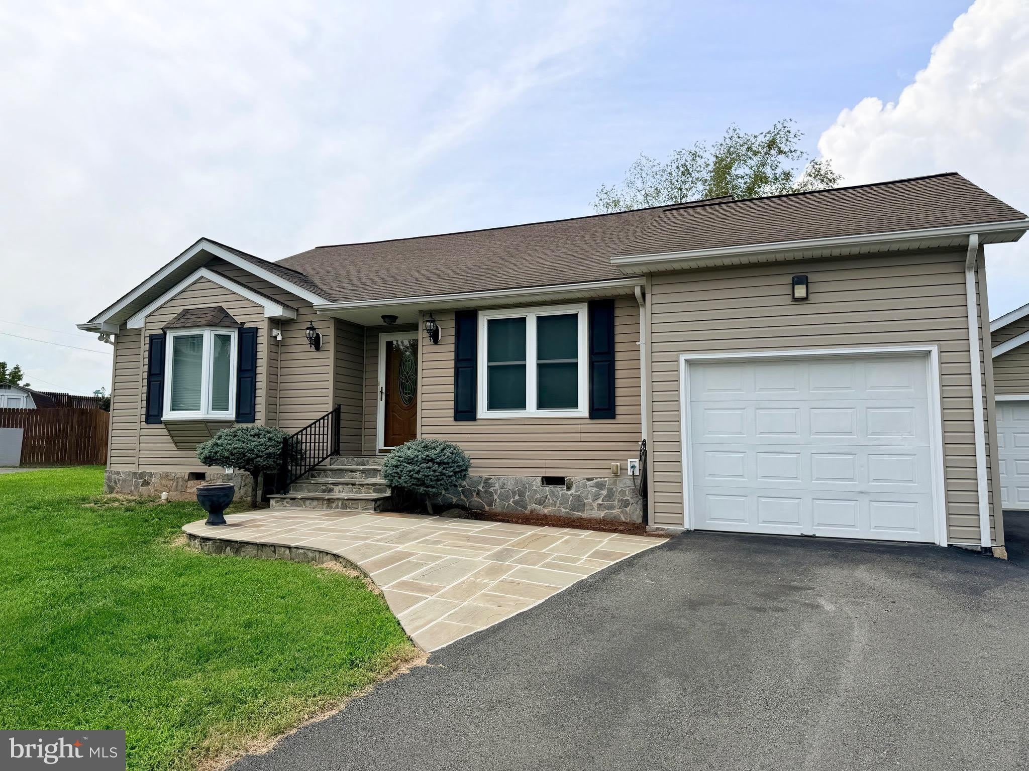 504 HITT Court – photo 4