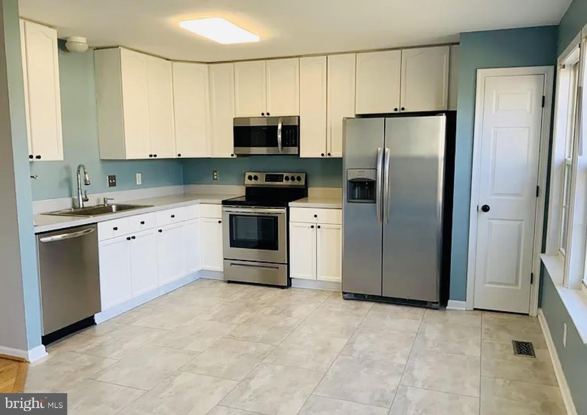 100 QUINCE TREE Drive – photo 3