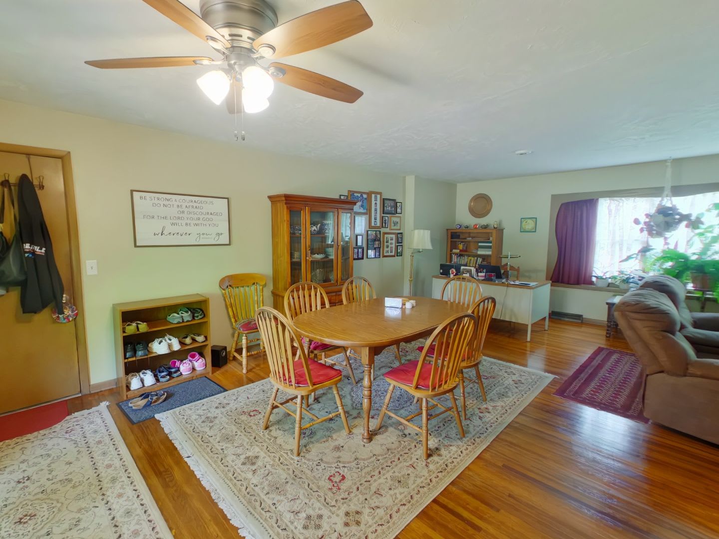 Fully Furnished 5BR Home with Garage & Large Yard – photo 4