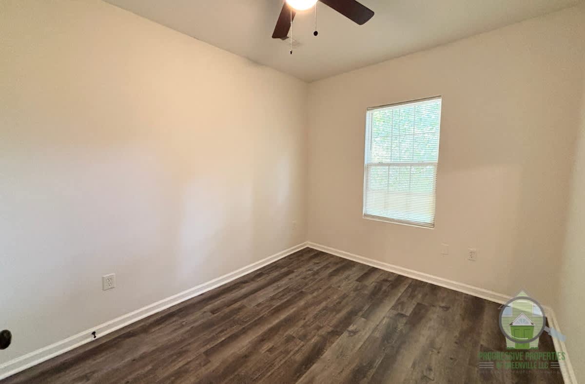 129 Harrington Avenue – photo 4