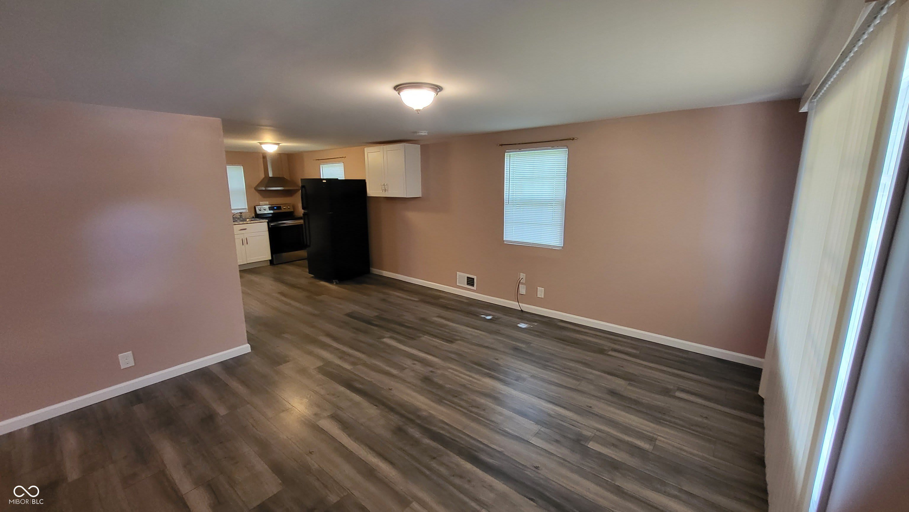 3233 Ralston Avenue – photo 2