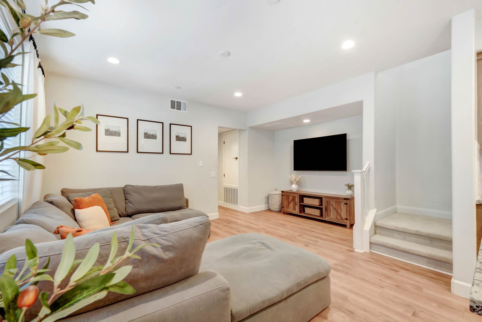 Coming Soon 3 Bedroom 3 Bathroom Tri Level Condominium For Lease In Rancho Cucamonga California – photo 4