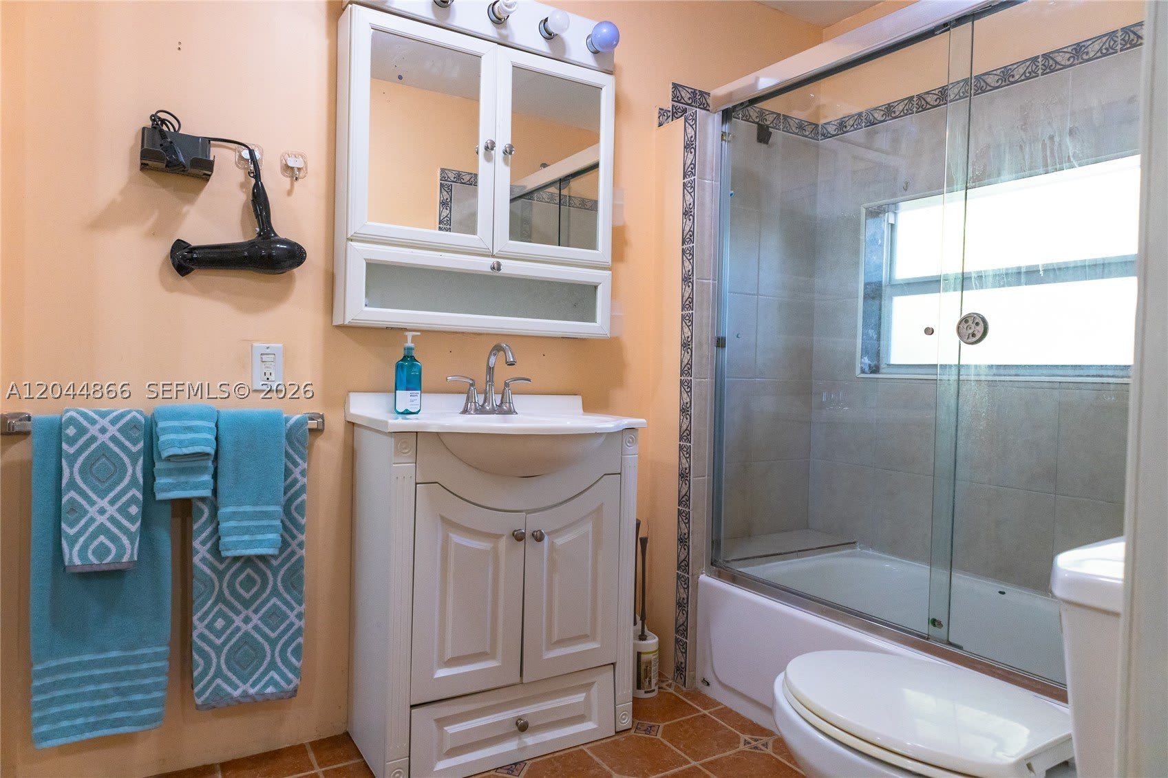 271 NE 154th St – photo 3