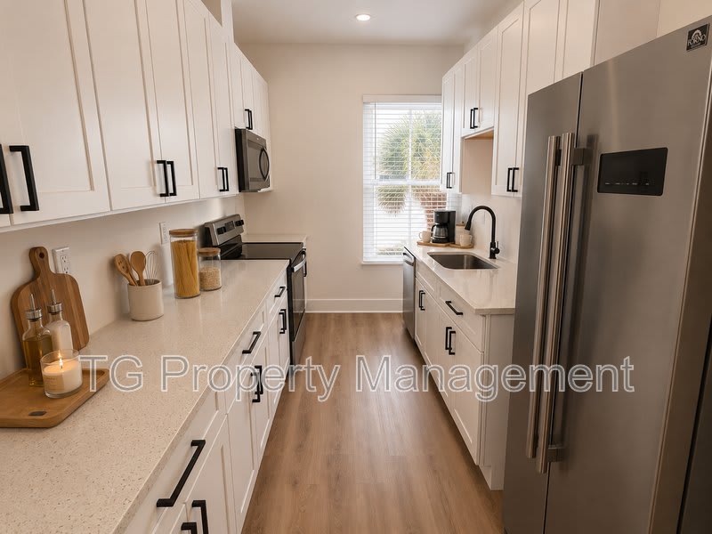30 Sanford St – photo 1
