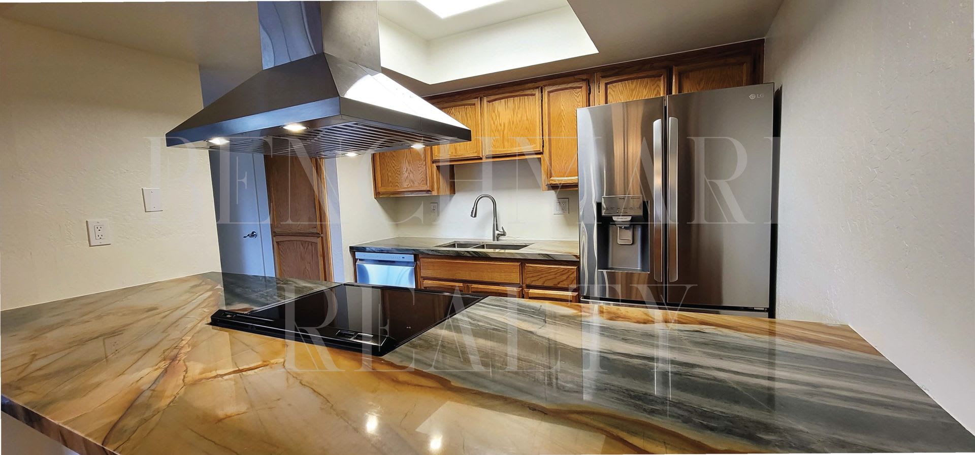 Beautifully remodeled huge 2 bedroom 2 bath with large balcony on the river! – photo 2