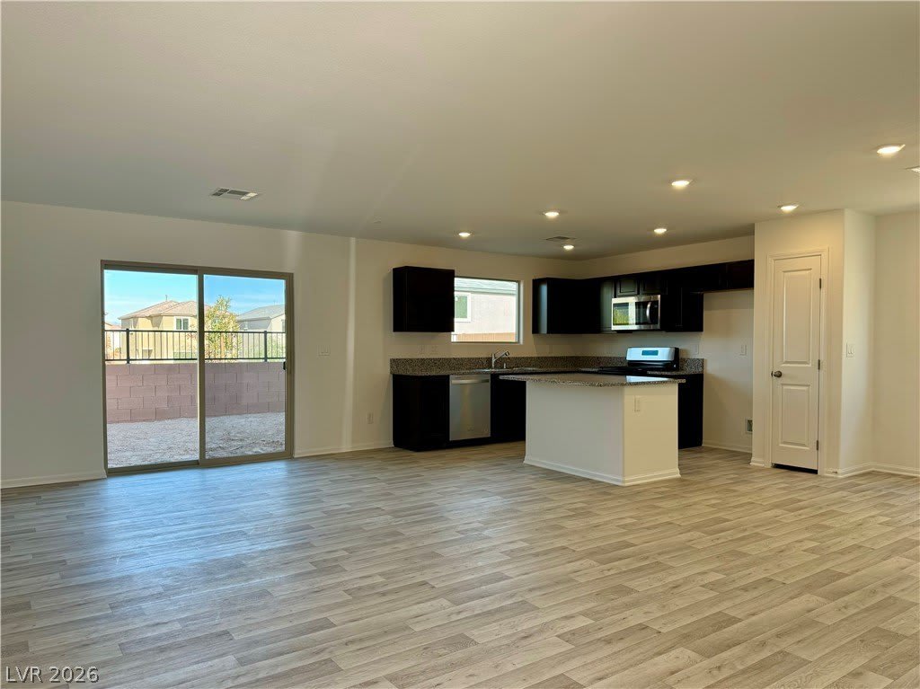 7640 Royal Halo Avenue – photo 4