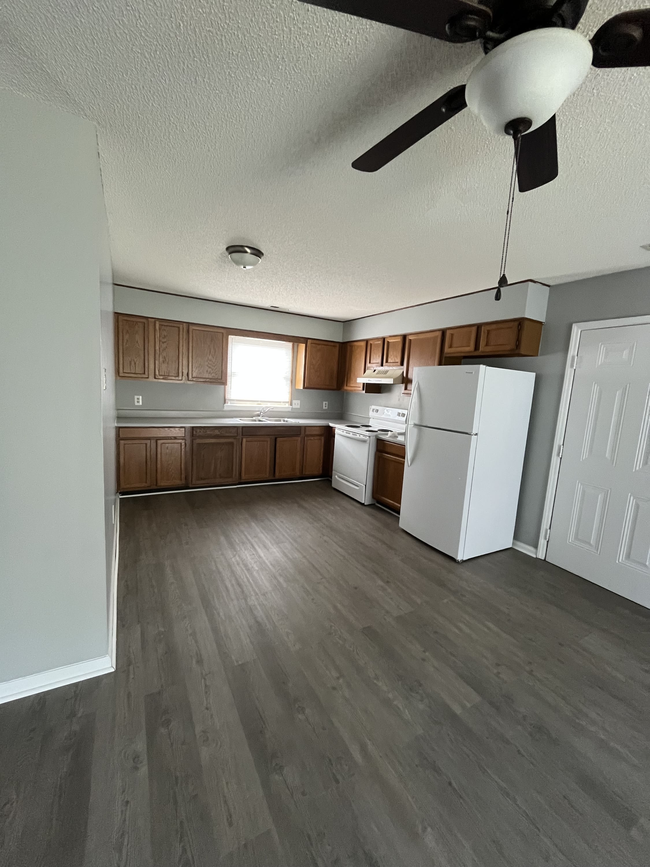 1302 Forest Knolls Circle Southeast – photo 3