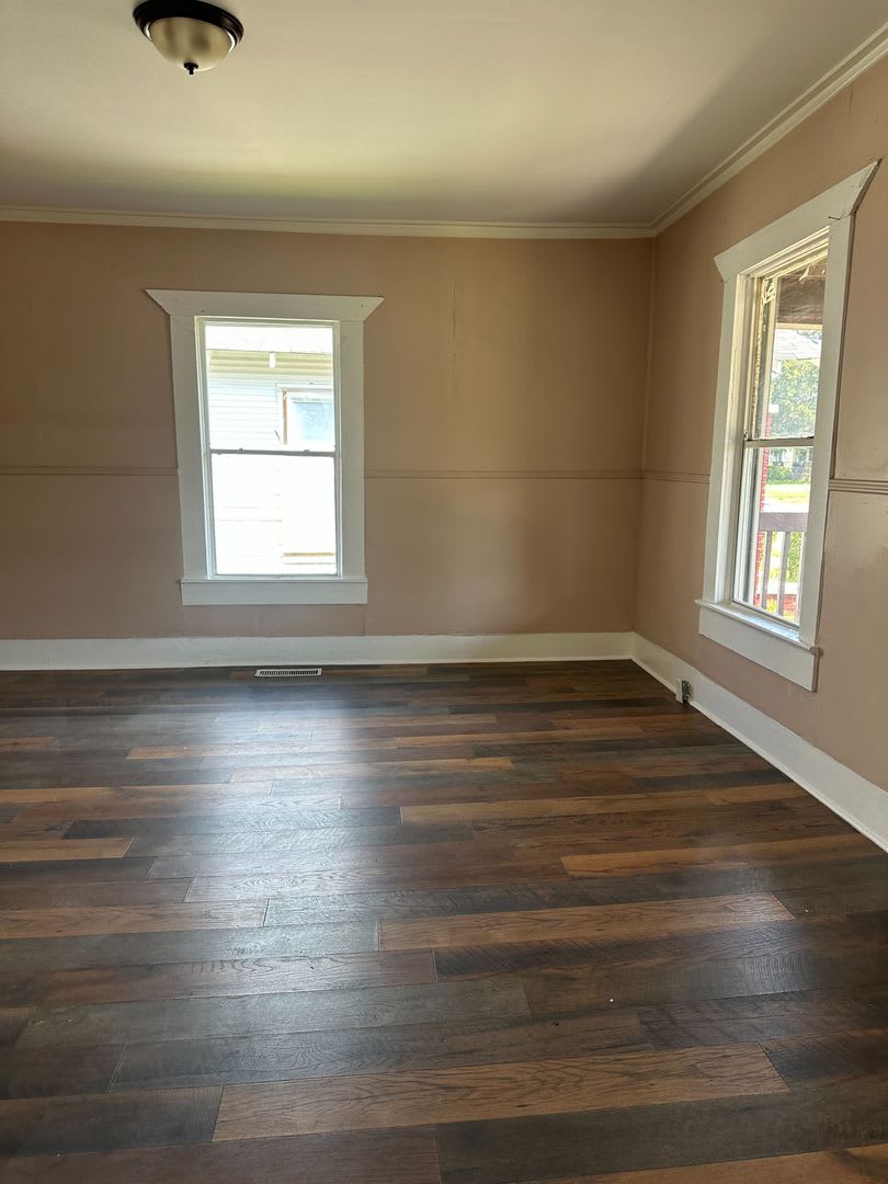Charming 3-Bedroom, 1-Bathroom Home with Fenced Yard – photo 5