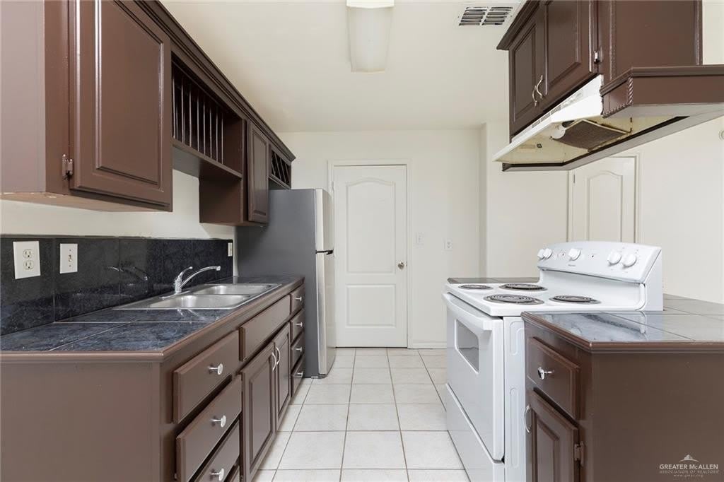 2104 Kimberly Lane – photo 4