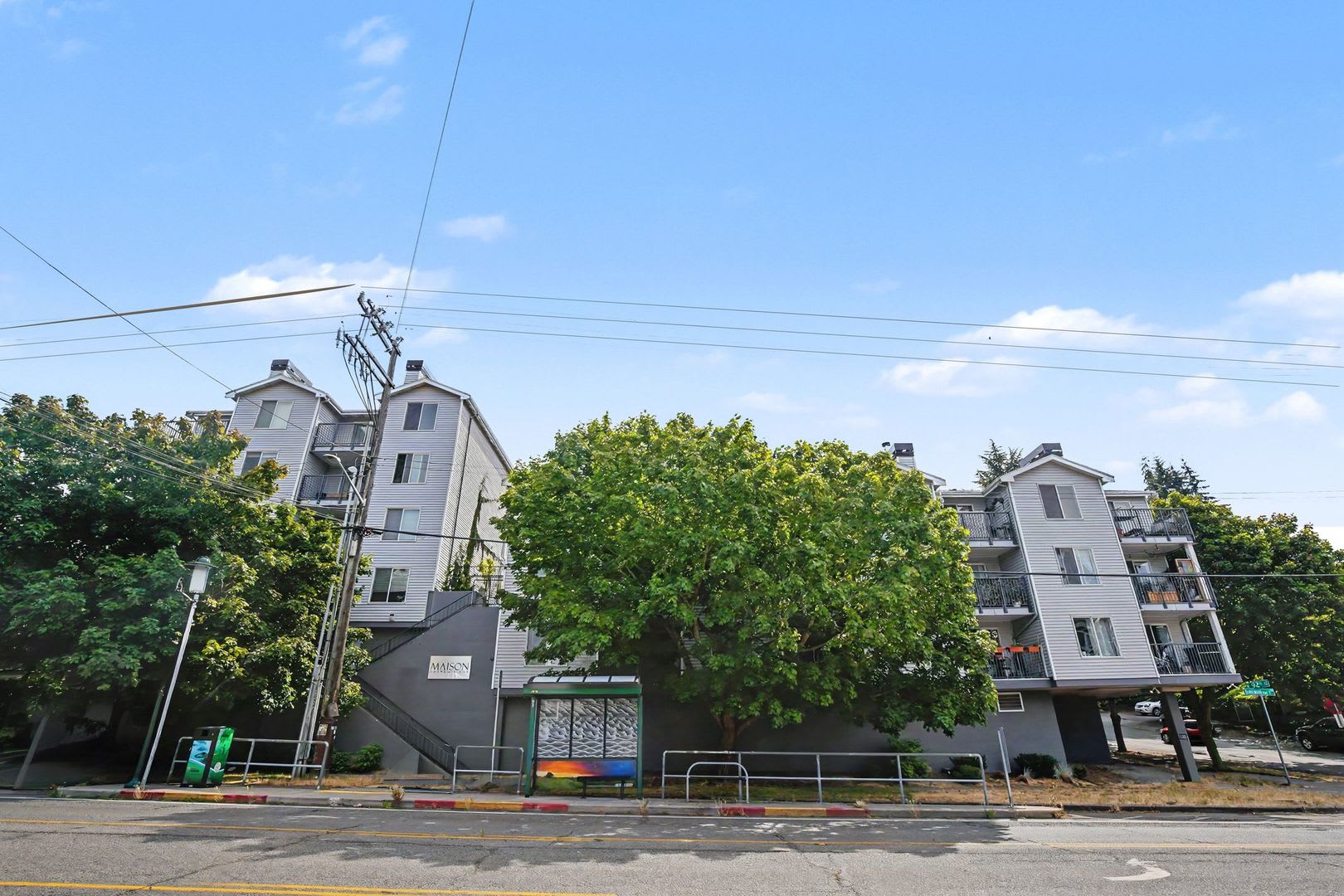 Charming Ground-Floor Condo in the Heart of Greenwood! $1,700 only!! August move in! – photo 3