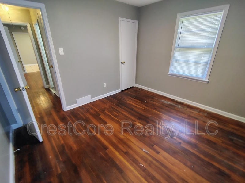 1688 Haywood Ave – photo 4
