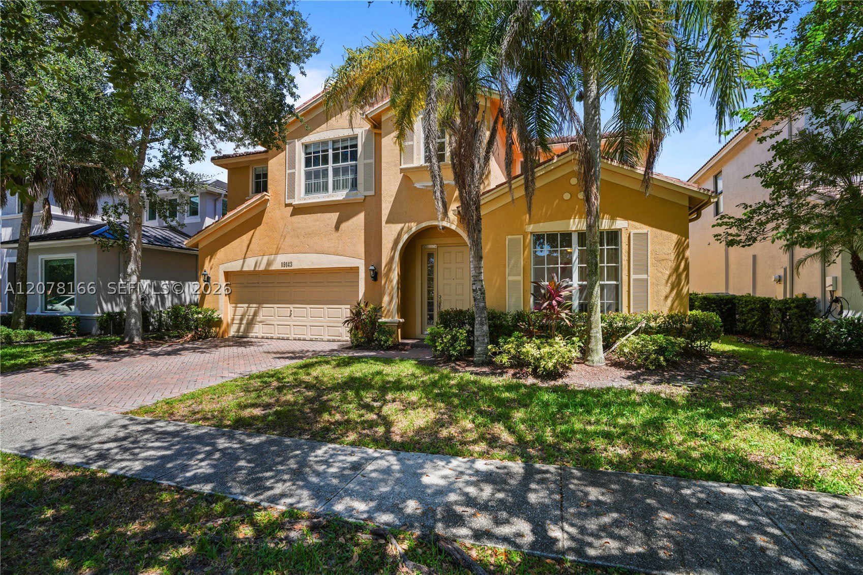 19143 Crystal St – photo 2
