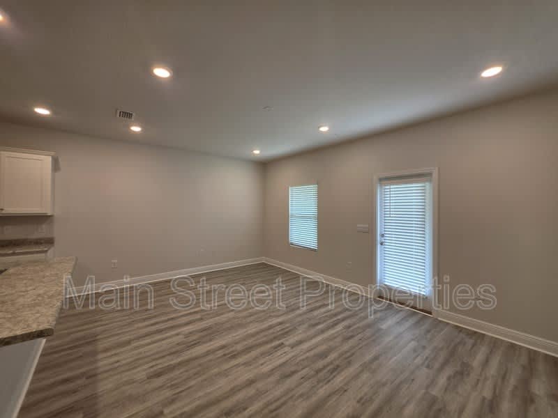 9011 Golden Eye Drive – photo 4