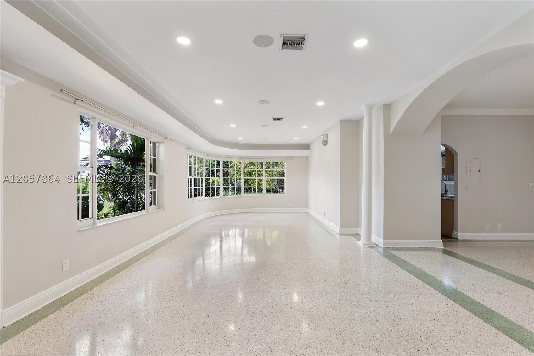 4445 N Michigan Ave – photo 4