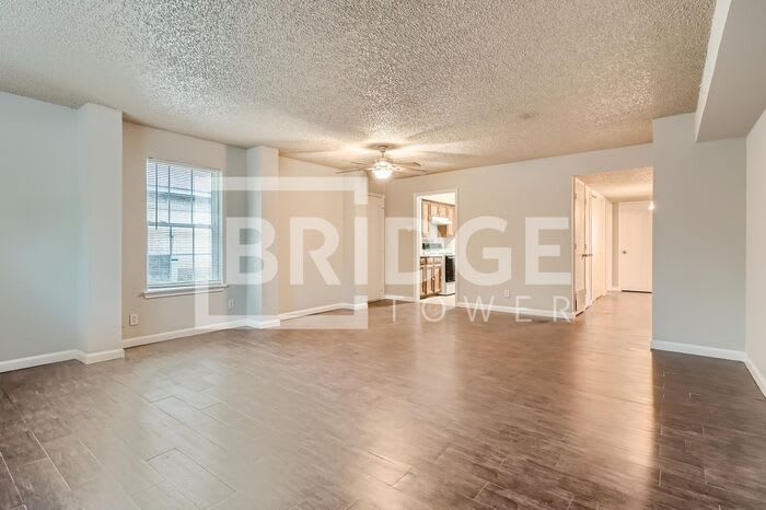 806 Prairie Creek Drive – photo 3