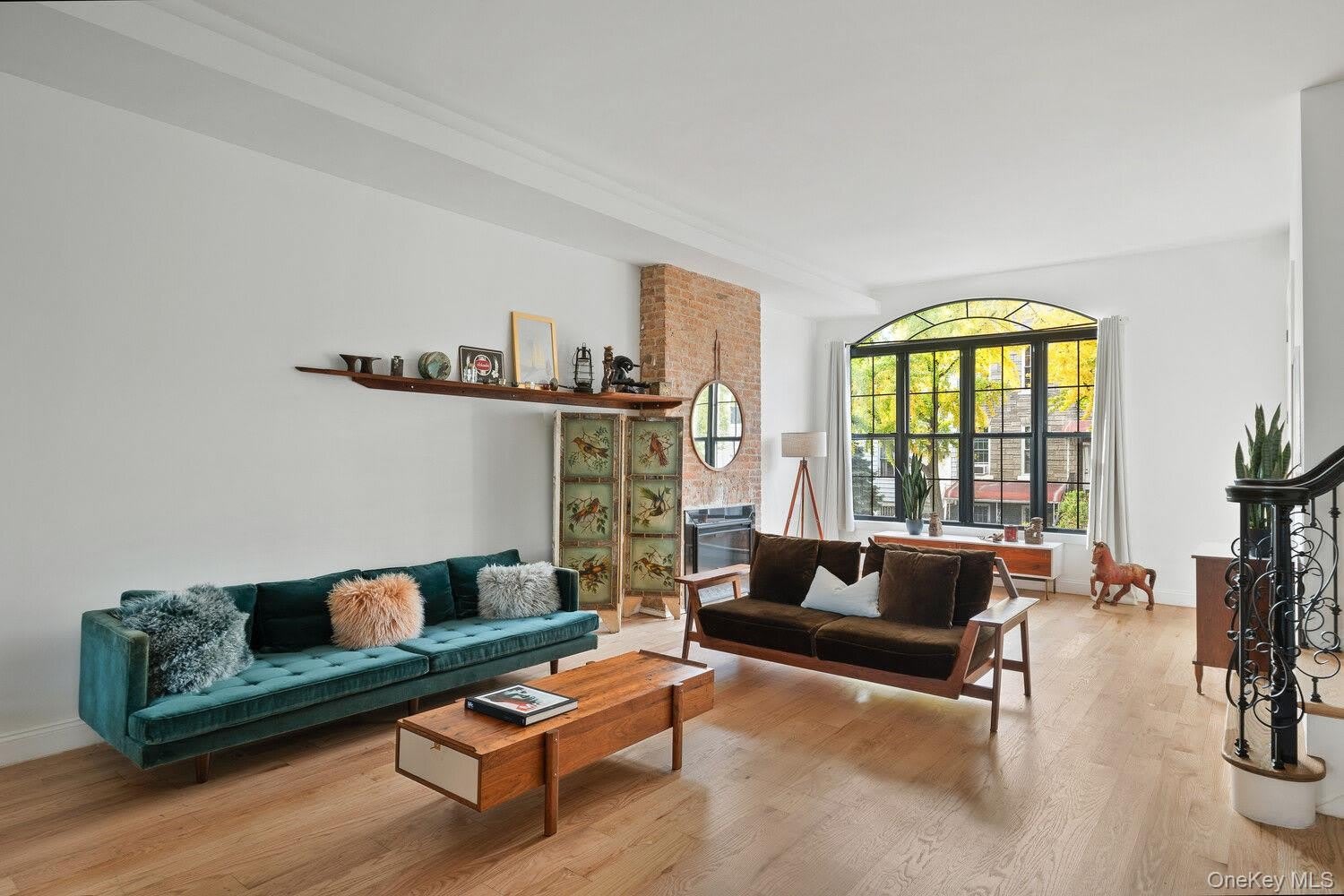 170 SCHAEFER Street – photo 1