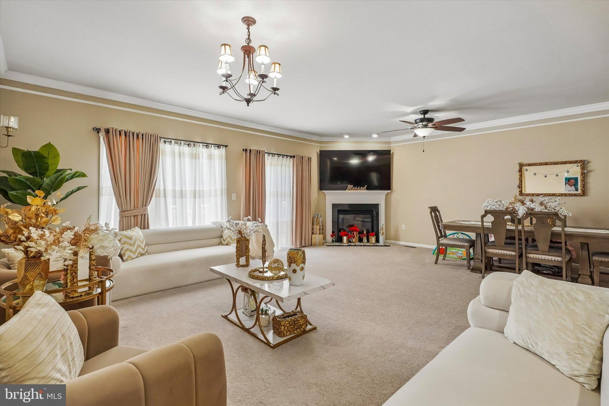 390 AUBURN Court – photo 3