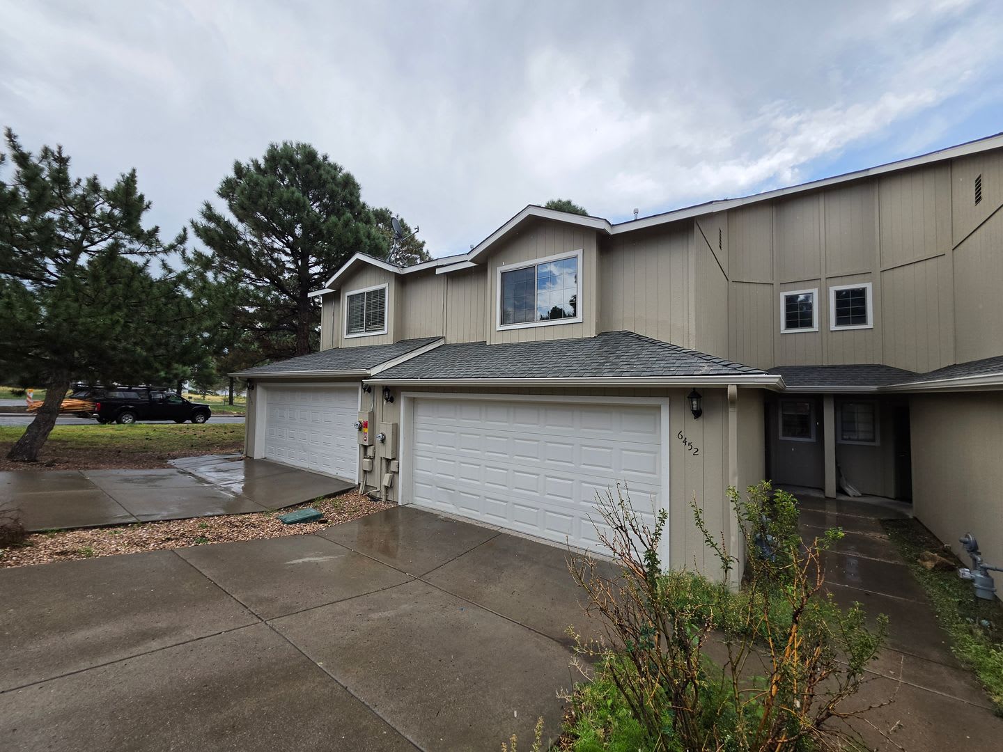 3-Bedroom Townhome Near Flagstaff Mall – photo 1