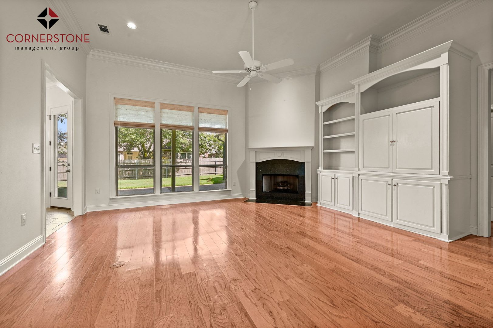 LOCATED OFF OF AIRLINE BY INDUSTRIPLEX! 4 BEDROOM, 3 BATHROOM! – photo 3