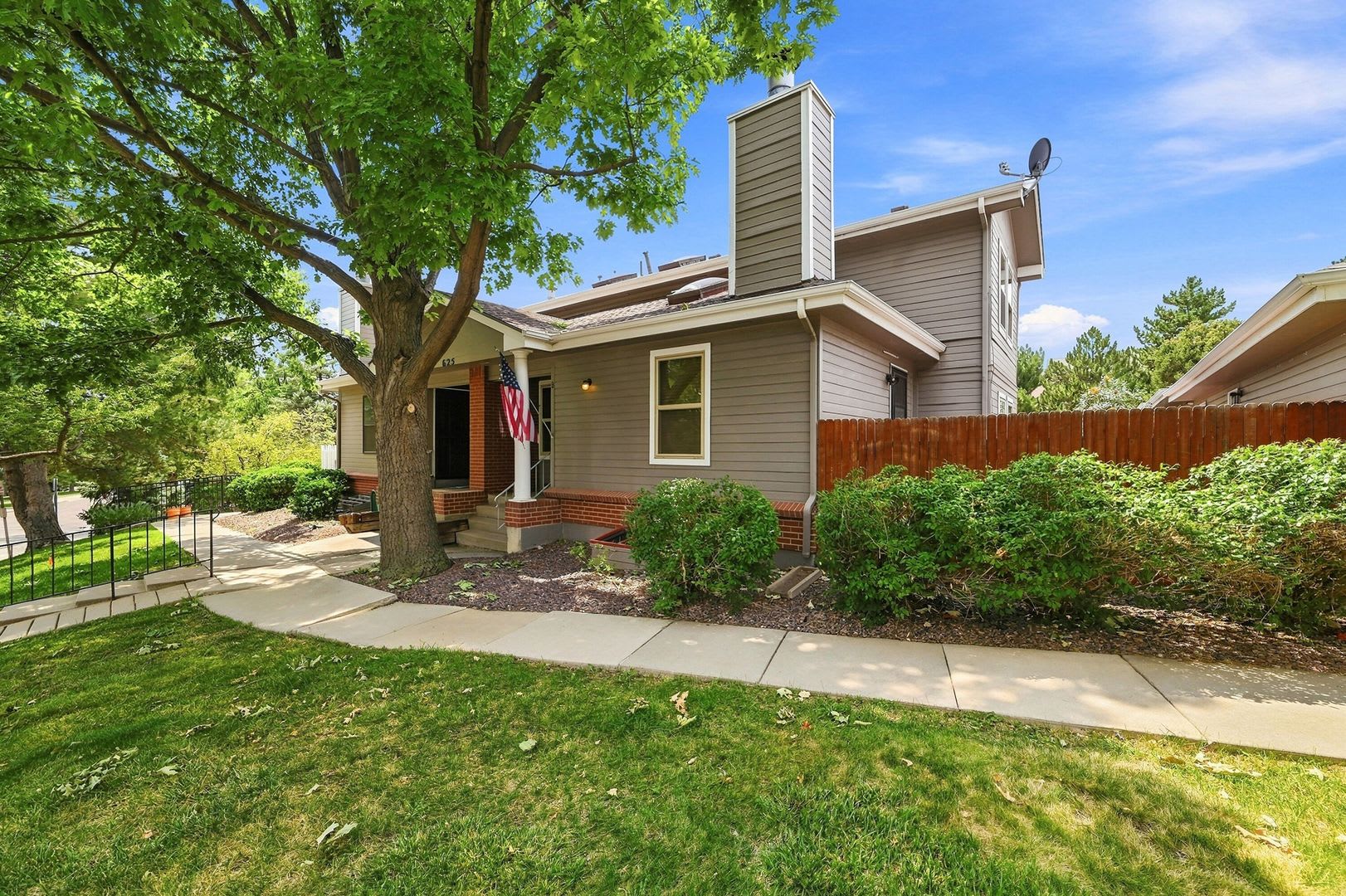 3 bed, 3 full bath – photo 3
