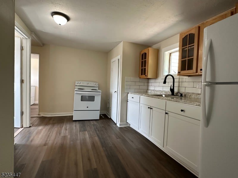 14 W Main St Apt A – photo 4