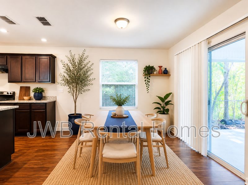 2048 Sheridan St – photo 5