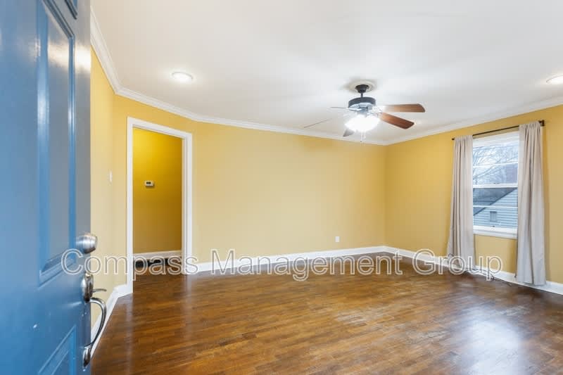 611 West Glenwood Avenue Northeast – photo 4