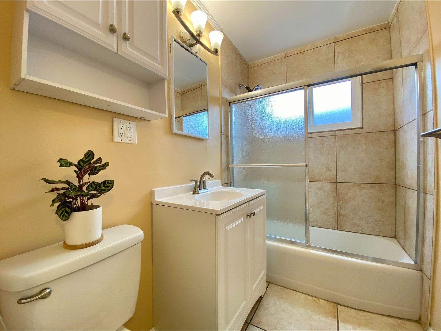 Conveniently Situated Near Shops Breweries Restaurants In North Park In Unit Washer Dryer Spacious Floor Plan – photo 1