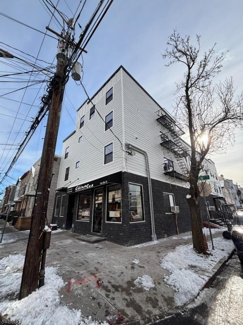 136 Elm St – photo 1