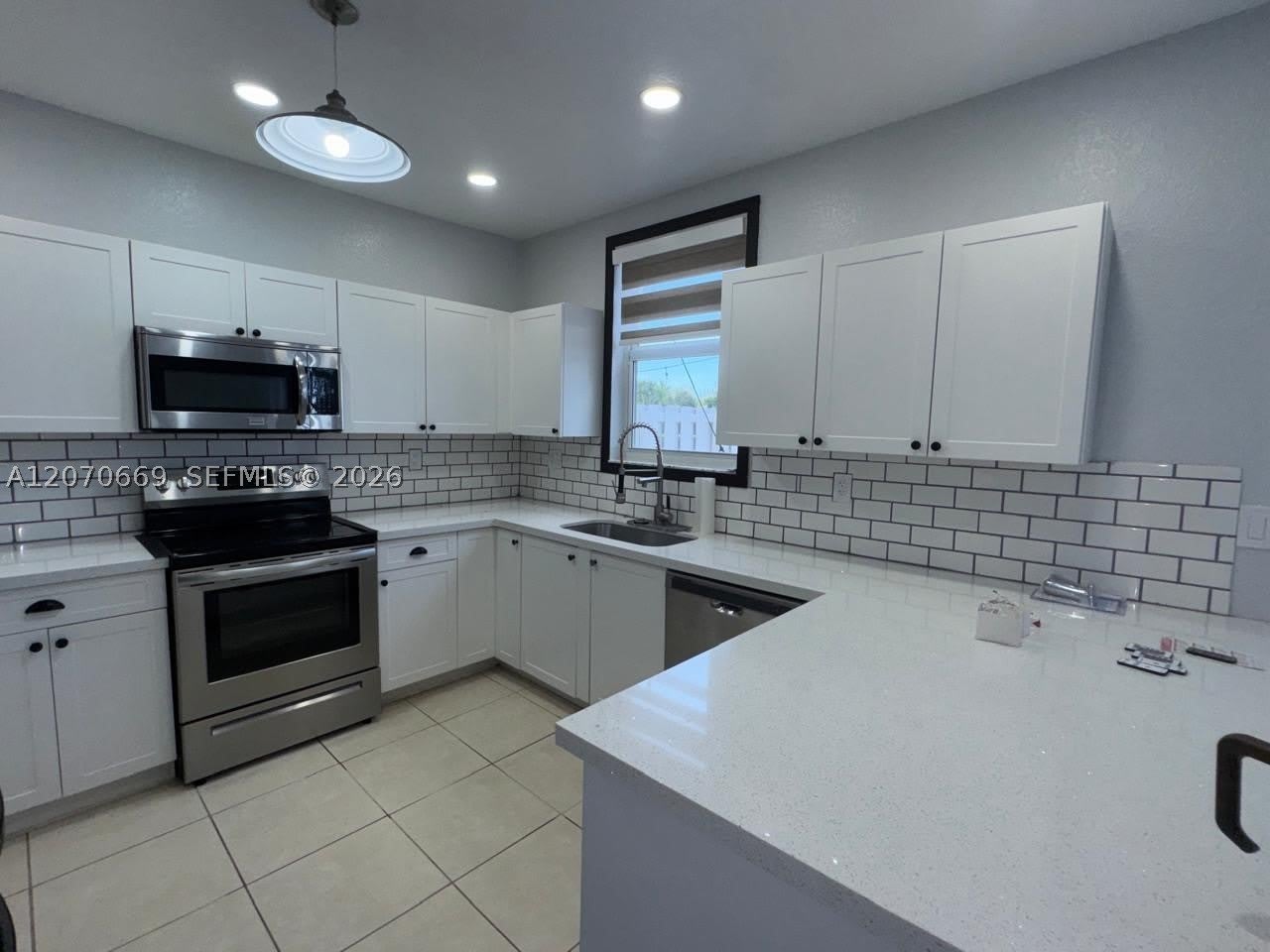 1013 NE 42nd Ave – photo 5