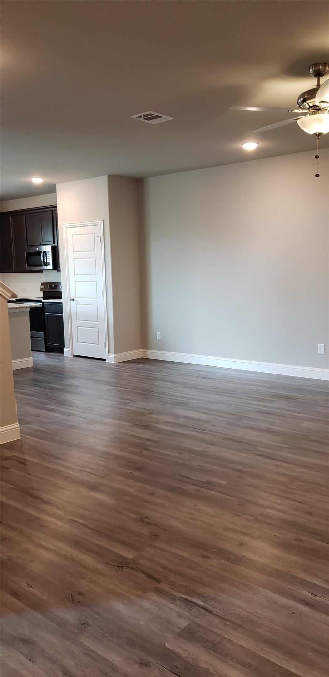 4925 4927 Sanger Circle Drive – photo 2