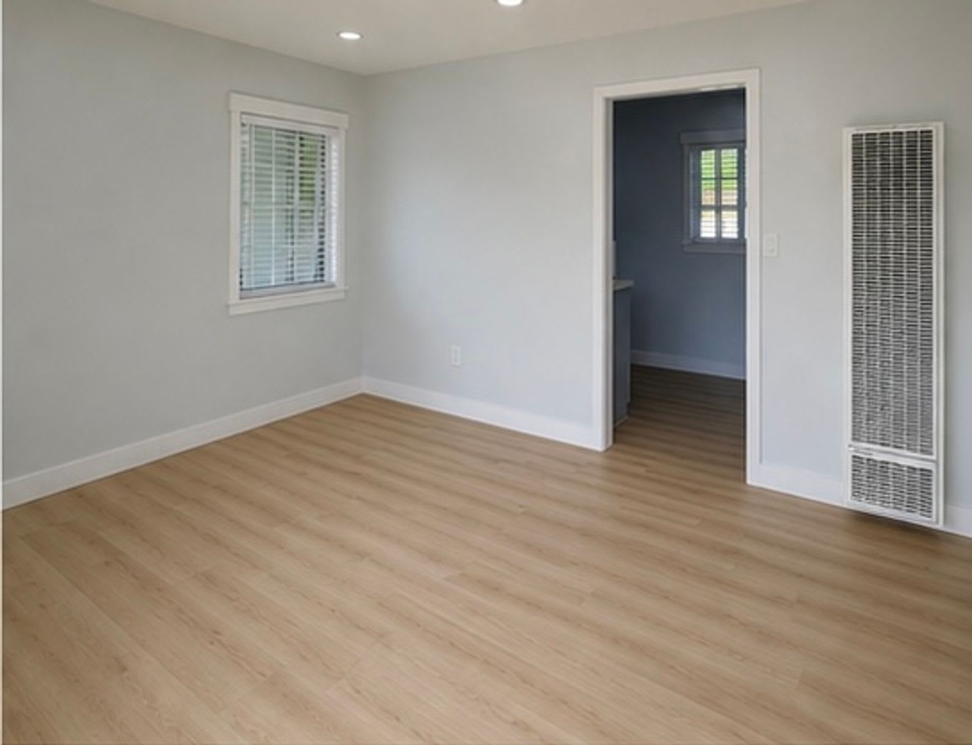 Bright & Spacious 1 Bedroom + 1 Bath with Private Yard & In-Unit Laundry – photo 5