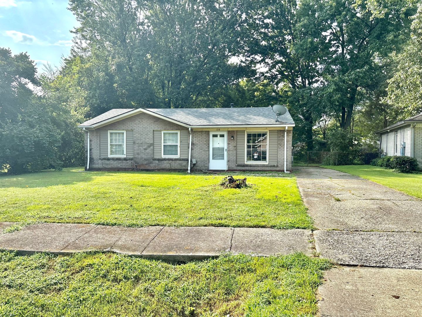 3 bedroom 1 bath house for rent – photo 1