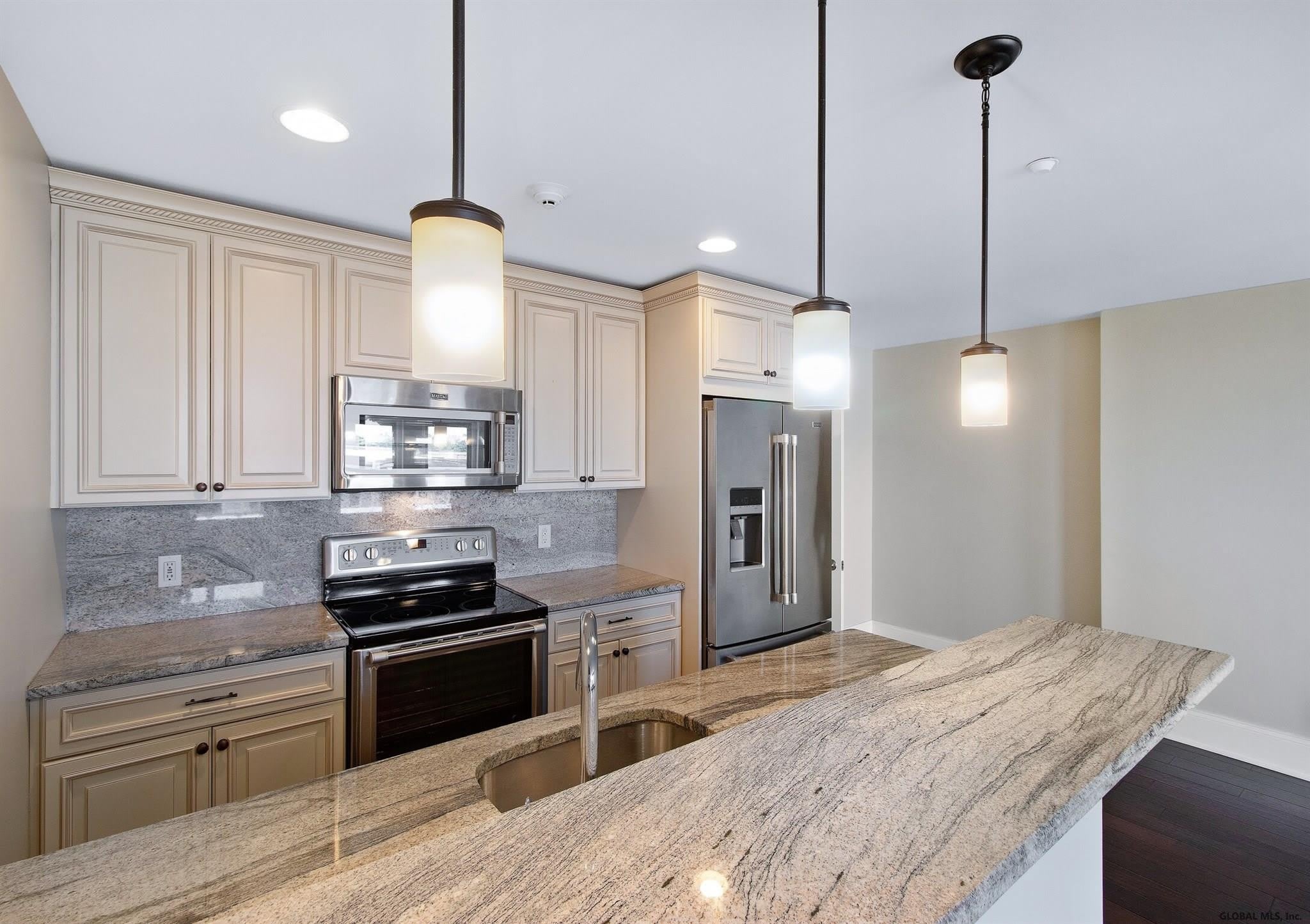510 Broadway – photo 2