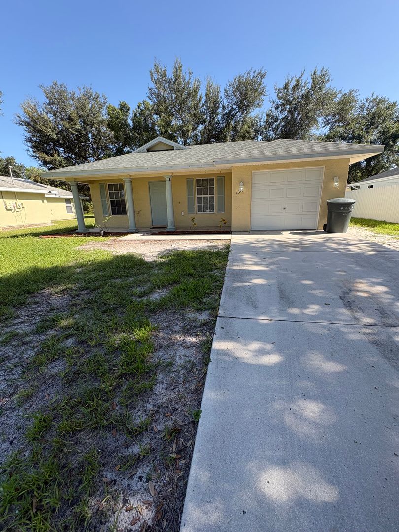 Charming 3-Bedroom, 2-Bath Single-Family Home Available Now! – photo 1