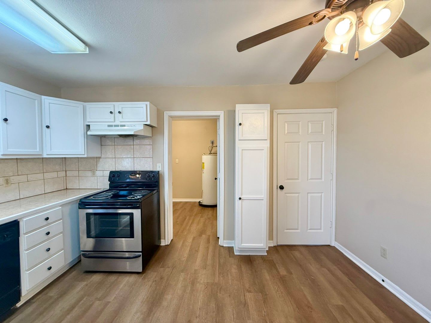 Tour Today! Adorable 2 Bedroom 1 Bath Home in West Tyler! – photo 5