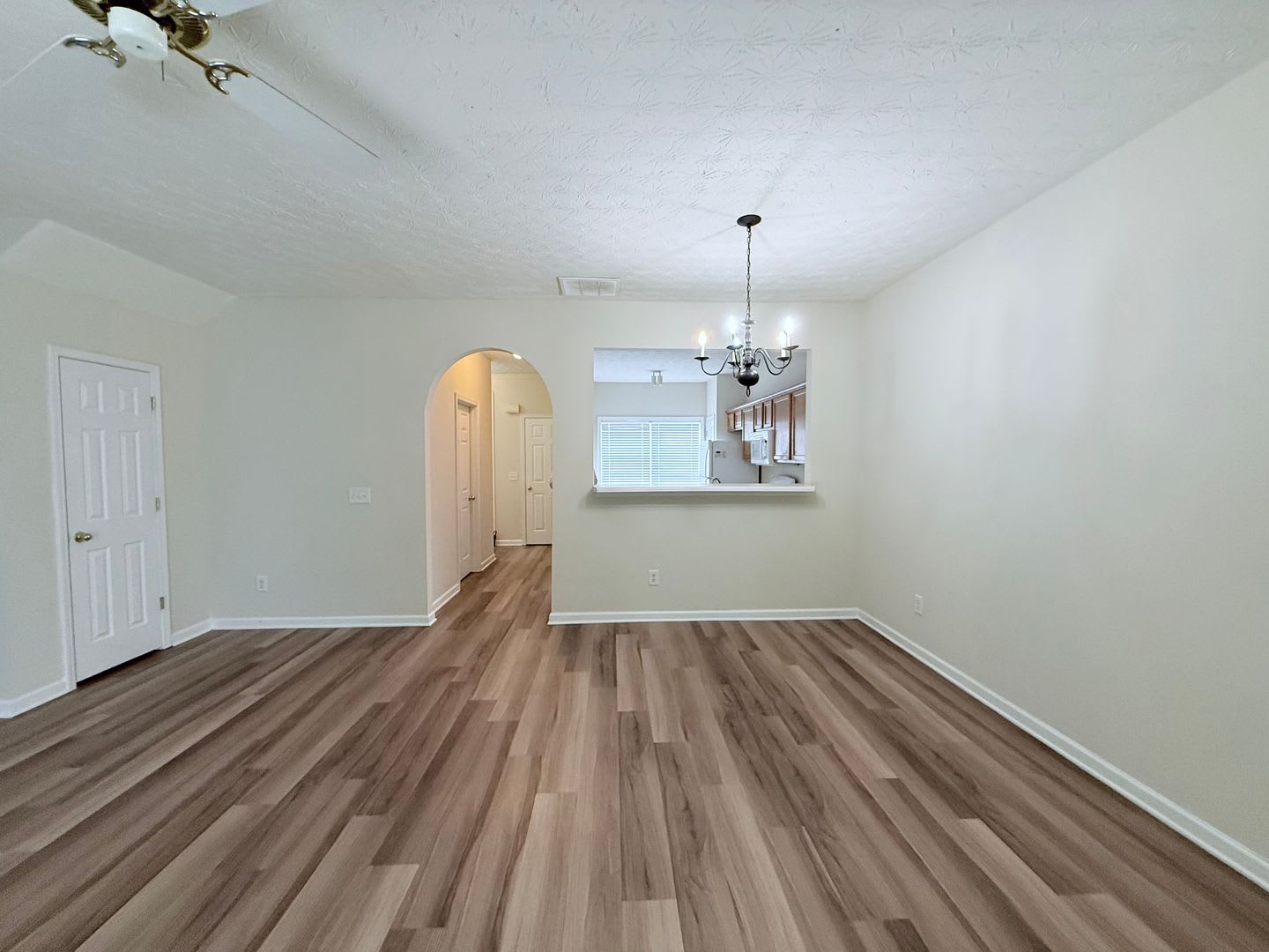 Large townhome in downtown Dawsonville – photo 4